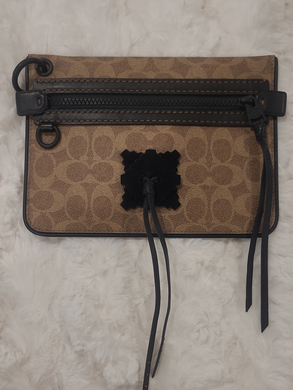 Coach 22 Signature Canvas Whipstitch Pouch NWT 38771